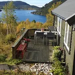 Koselig Og Usjenert Med Fantastisk Utsikt Og Solforhold *