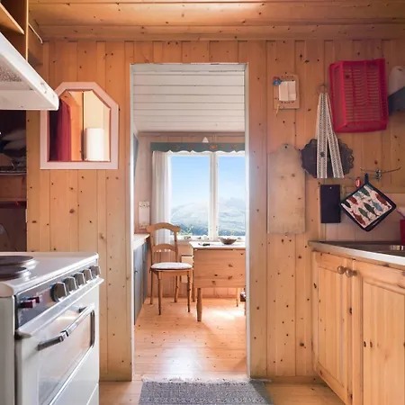 Koselig Og Usjenert Med Fantastisk Utsikt Og Solforhold Gjerset