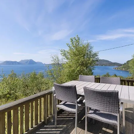 Koselig Og Usjenert Med Fantastisk Utsikt Og Solforhold * Gjerset